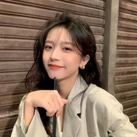 นํ้าฟ้า:นอ.แต่งหญิง