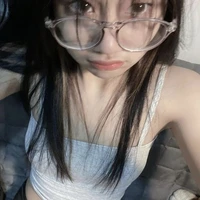 เบลล่า(ตอนใส่แว่น)
