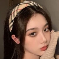 นีออน(เพื่อนนางเอก)​