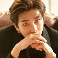 Namjoon *alfa dominante*