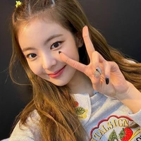 Alena(sahabat Anisa)