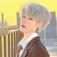 ธี[พระเอก]
