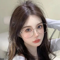 พลอยเพื่อนนางเอกตอนเรียน