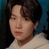 Yoongi-🌚😾🍊