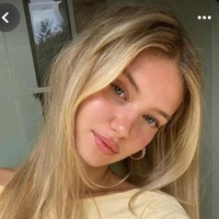 Emily ( luna bff)