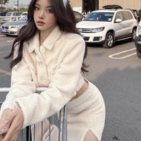 พลิ้น(คู่หมั้นพระเอก)