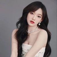 เจ๊บะหมี่ {เจ้าของคลับ}