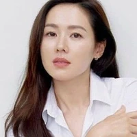 Son Ye Jin (nenek)