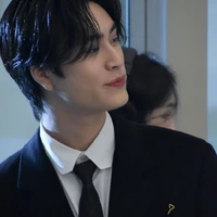 เอิร์ธ พ.อ