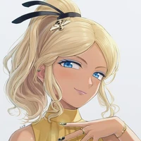 Chloe (Queen Bee)