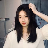 พลอย