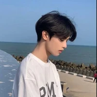 คริสตัล(เพื่อนนายเอก)