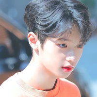 chin-sun / Omega