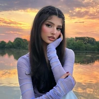 FL Lil sister Aurora Lewis gray