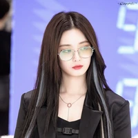 โมเมย์[เพื่อน นอ.]