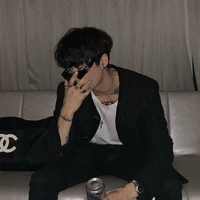 อดัม เพื่อน นร.