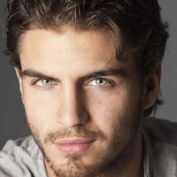 Matthew(pai das meninas)