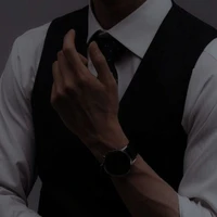มือซ้าย(พระเอก)