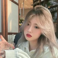 พลอย