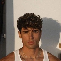 Logan Nickoles Damon (18 yrs)