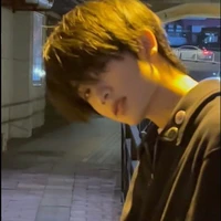 แคล็อคเกอร์|น.อ.