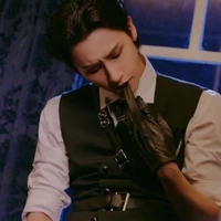 ศิลา(พ่อนายเอก+ผอ.รร)