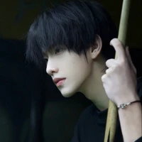 สายฟ้า[บอดี้การ์ดของ ภาคิน]