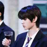 เนม (เพื่อน พอ)
