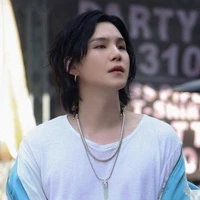 Yoongi (Suga) 
