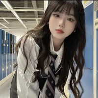 อาลิส(นางเอก)