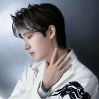 LI HONG YI