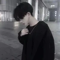 ลูคัส(ลูกพี่ลูกน้องคนสนิทของน.อ)