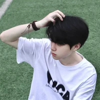 เฟม✨ (เพื่อนของนายเอก)