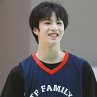 เจมส์(น้องชายพอ.)