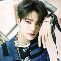 LEE JENO