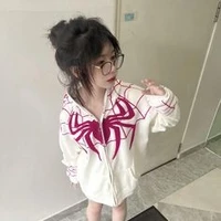 พลอย (รุ่นพี่ ม.5)