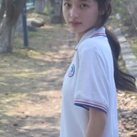 เด็กข้างหลัง