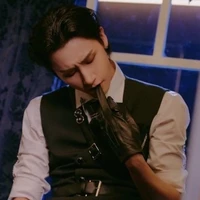 ศิลา(พ่อนายเอก+ผอ.รร)