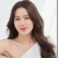 ธิชา(แม่นายเอก)