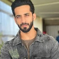 neel Oberoi/member of Sizzlers