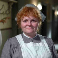 เอมม่า(แม่บ้านของโดมินิก)