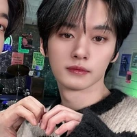 LEE KNOW(?)