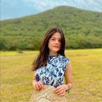 เอมี่(รุ่นน้อง,เพื่อนนางเอก)
