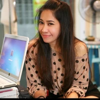 แอน(รุ่นพี่,เพื่อนพระเอก)