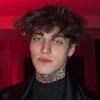 Alexander ( amigo de Sebastián)