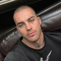 ꧁🍯° Lorenzo Almeira ٭♡꧂