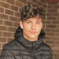 Oliver Tavares