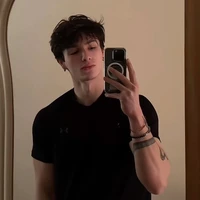 Alex(18)