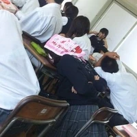 (กลุ่มเพื่อนในห้อง)