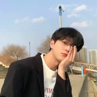บิว(นายเอก)